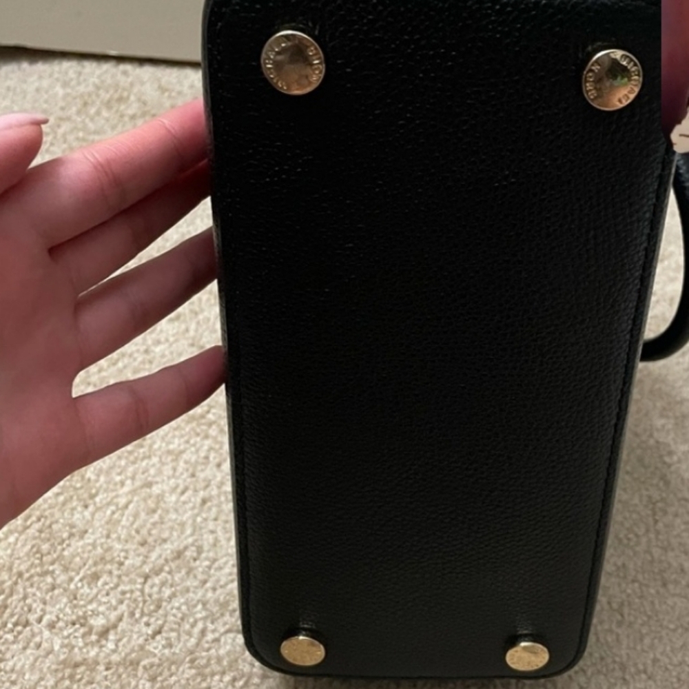 Michael Kors Adele Messenger - Picture 9 of 9